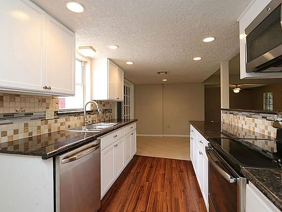 4th image of 246 Highland Terrace Dr
