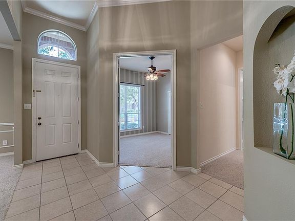 3rd image of 3943 Guadalupe Ln