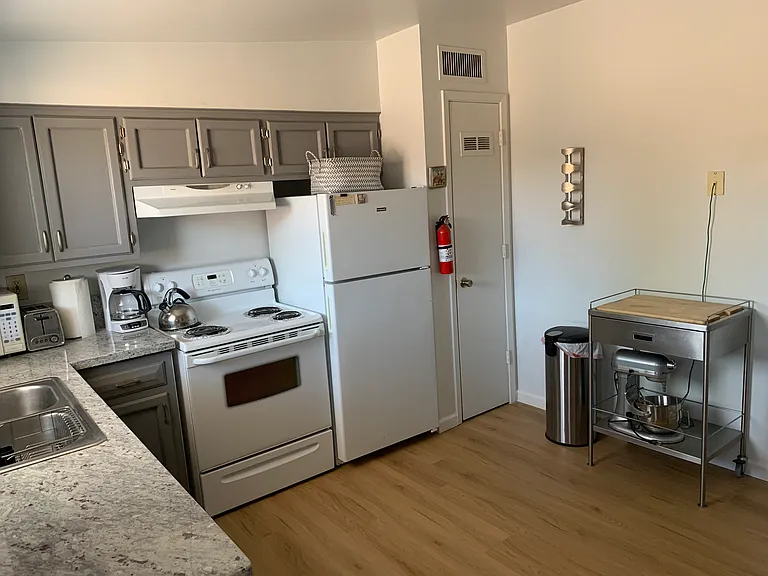 E Blacklidge Dr — Photo 16