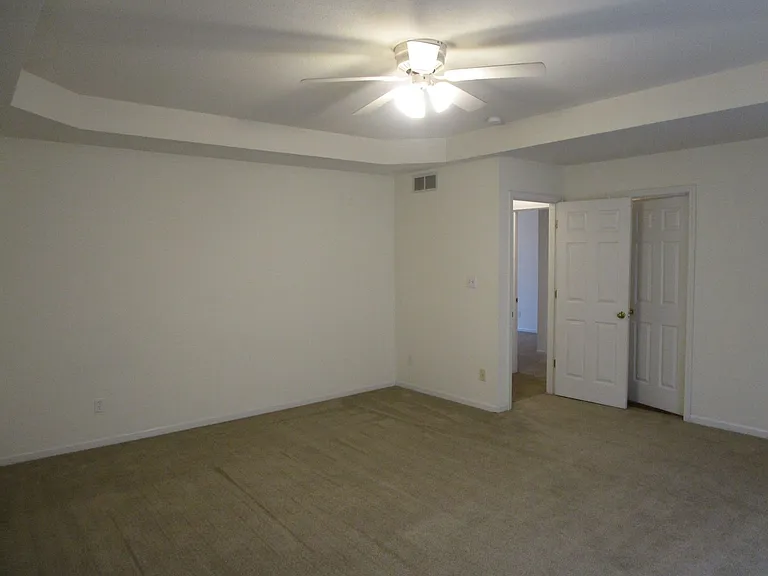 5013-5015 Betty Jean Way — Photo 13