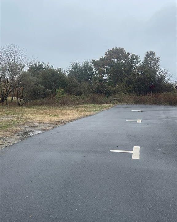 2nd image of 305 Molly Cooper Rd