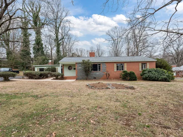 515 W Cardinal St, Siler City, NC 27344