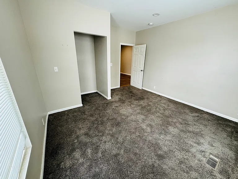 121 S Elm Ave #1 — Photo 25