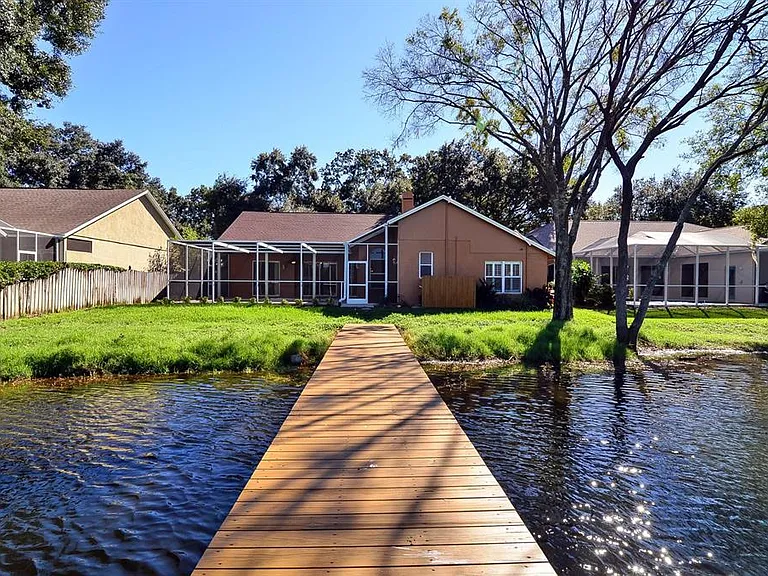 4305 Round Lake Ct — Photo 4