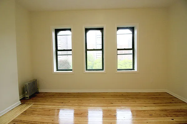 Rented by Link NY Realty | media 45