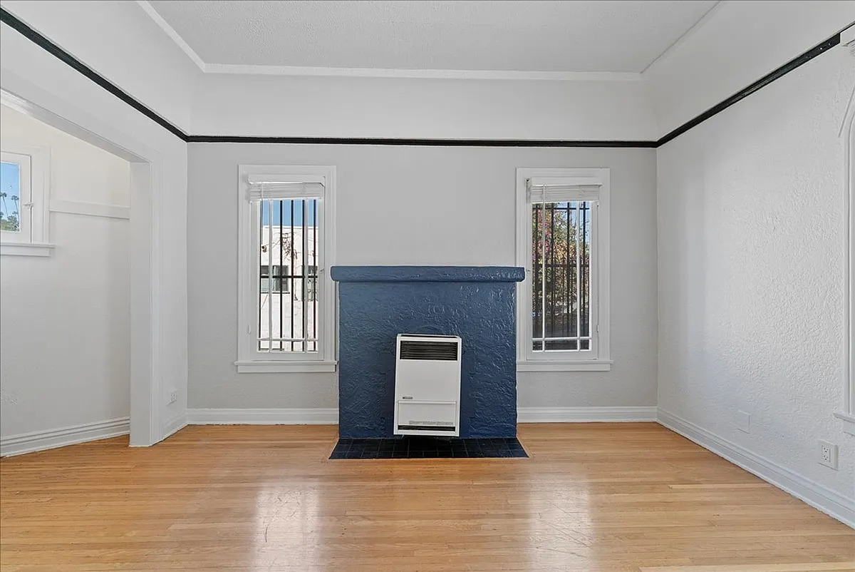 Building Photo - 3212 Hamilton Way #1