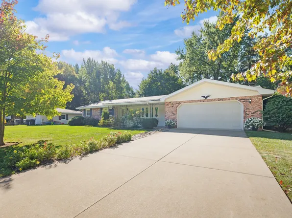 792 Lonesome Pine Trl, Saint Joseph, MI 49085