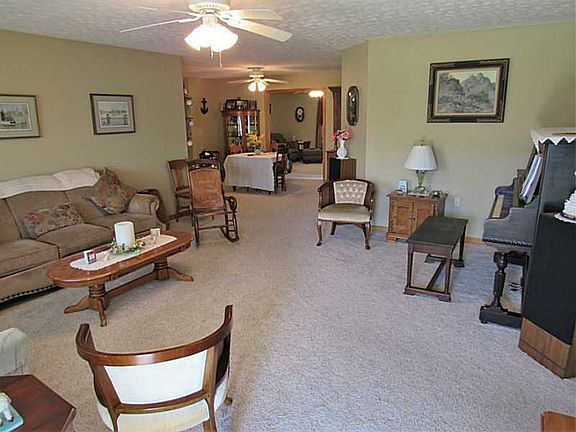 3rd image of 310 Williams Ct