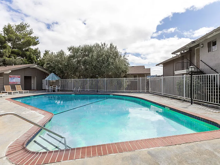Lake Vasona Manor — Photo 26