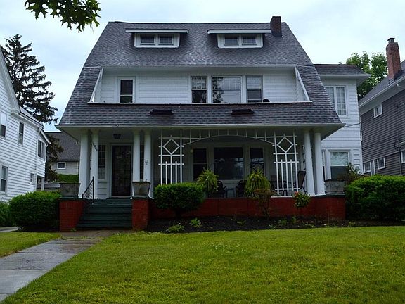2nd image of 15909 Clifton Blvd
