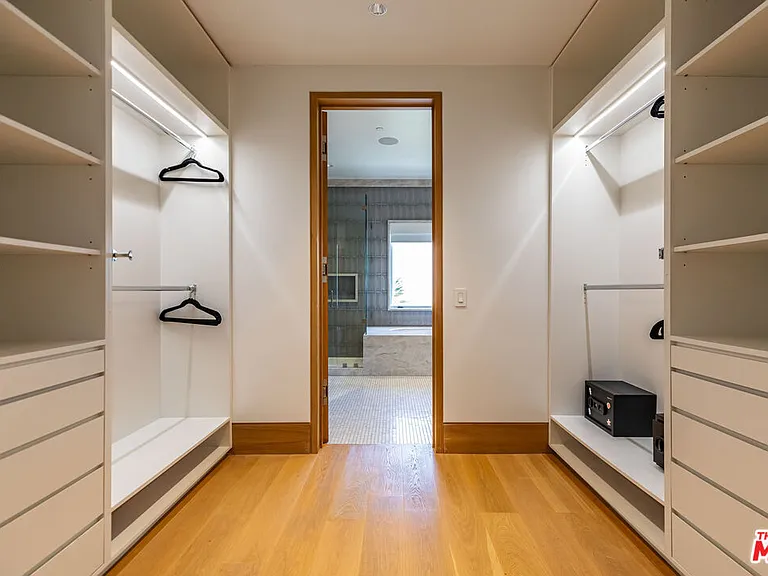 618 N Beverly Dr — Photo 18