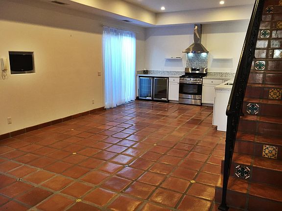 4th image of 4309 1/2 S Centinela Ave