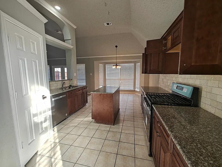8504 Pebblebrook Dr — Photo 6