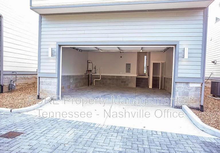 214 Lucile St — Photo 5