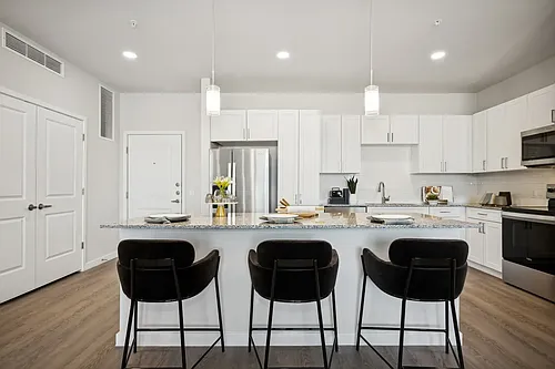 Longbow Luxury Apartments Photo 1
