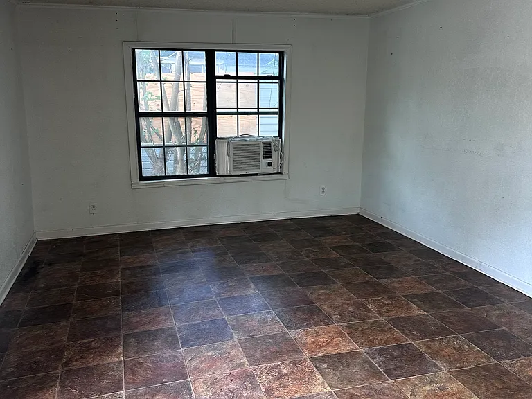 929 Anderson St — Photo 12