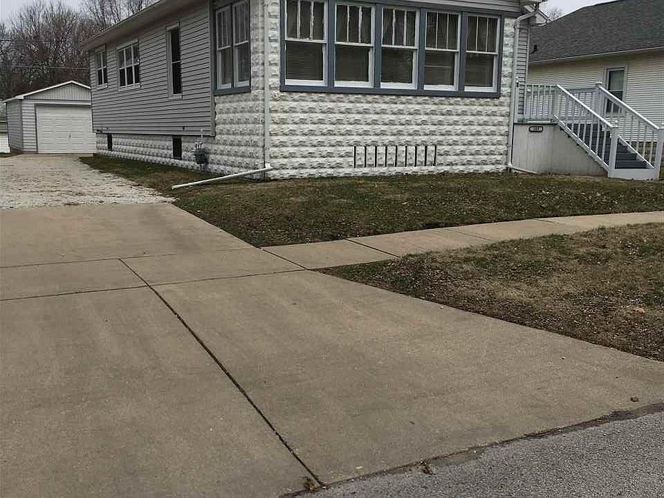 1st image of 309 E Elmwood St