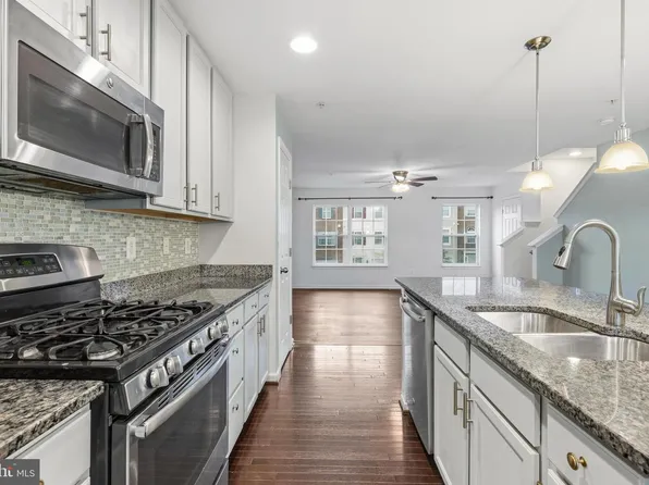 8529 Stansbury Lake Dr, Baltimore, MD 21222