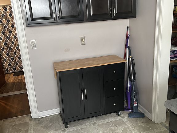 4th image of 908 Symonds Pl