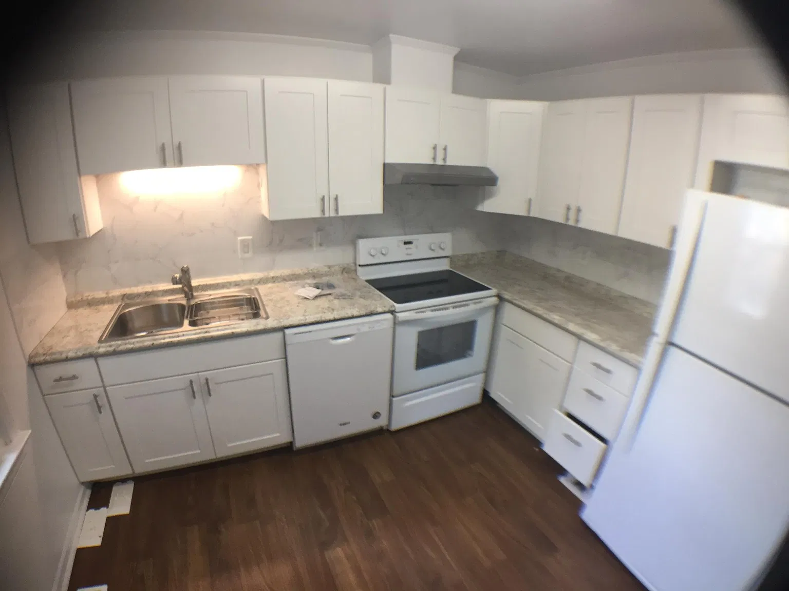 4 bed, 3.5 bath, 1600 sqft, $2,400 — Photo 2