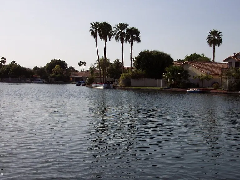 11018 W Poinsettia Dr — Photo 33