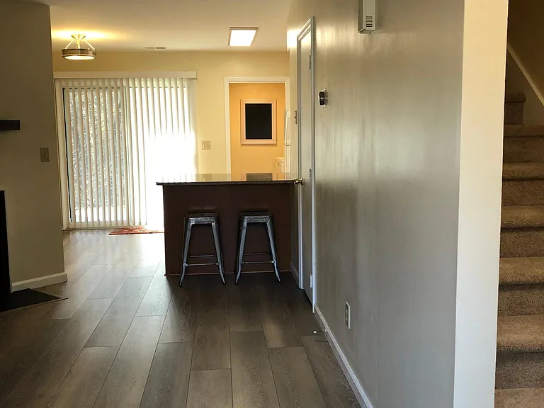 122 Marlowe Ct — Photo 3