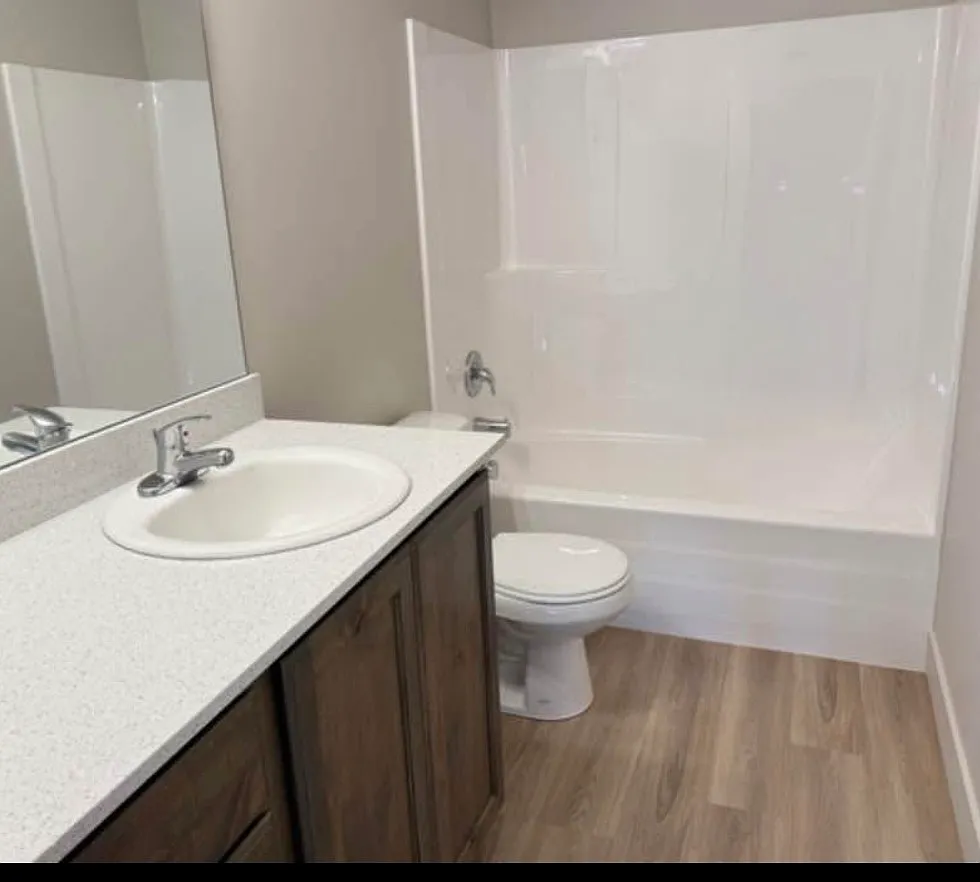 4 bed, 2.5 bath, $2,500 — Photo 3