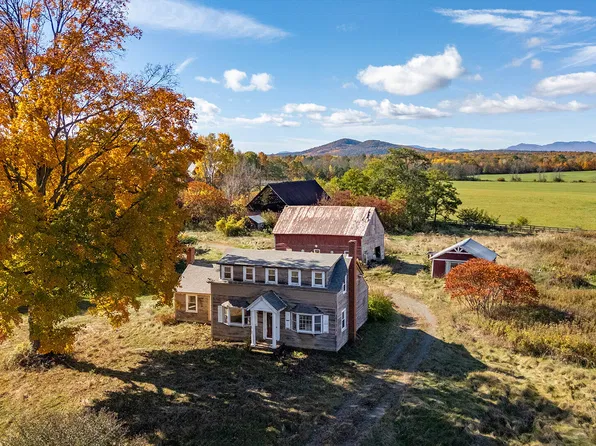 3071 Essex Rd, Willsboro, NY 12996