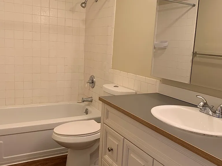 Irving Heights Apartments — Photo 85