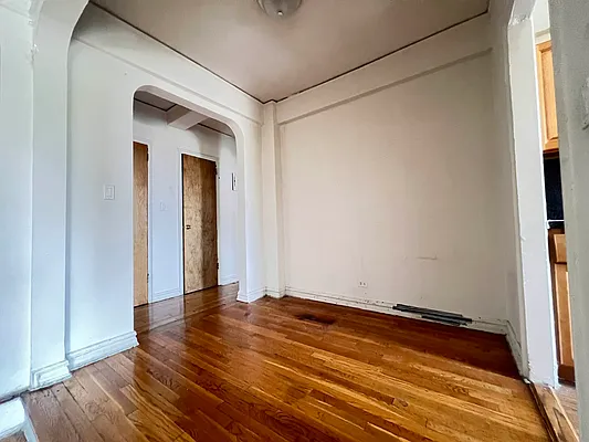 Rented by Queens Apartments Realty LLC | media 25