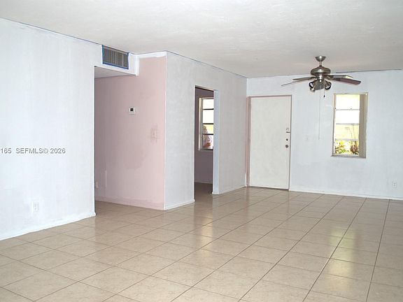 3rd image of 2821 Somerset Dr APT 117