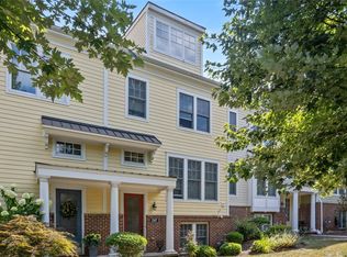 1307 Village Ln, Bridgeville, PA