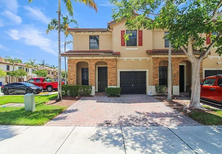 23355 SW 113th Psge — Photo 1