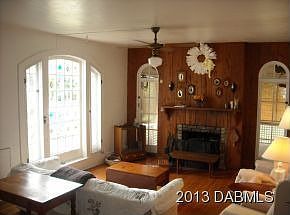 5th image of 212 Arlington Way