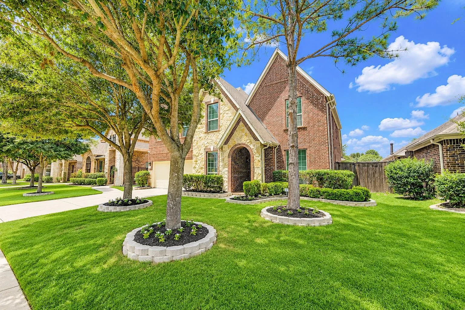 4 bed, 3.5 bath, 3100 sqft, $3,750 — Photo 2