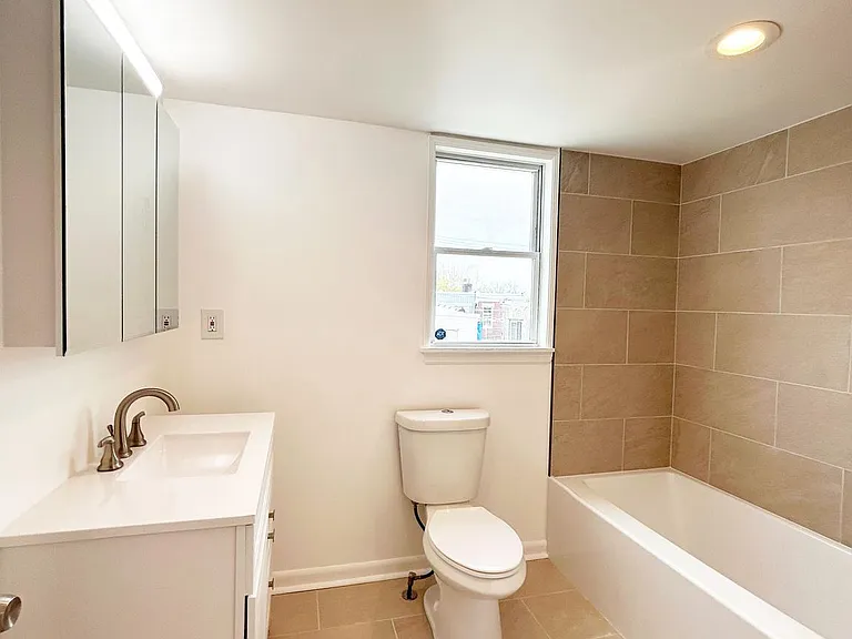 3047 Coral St — Photo 11