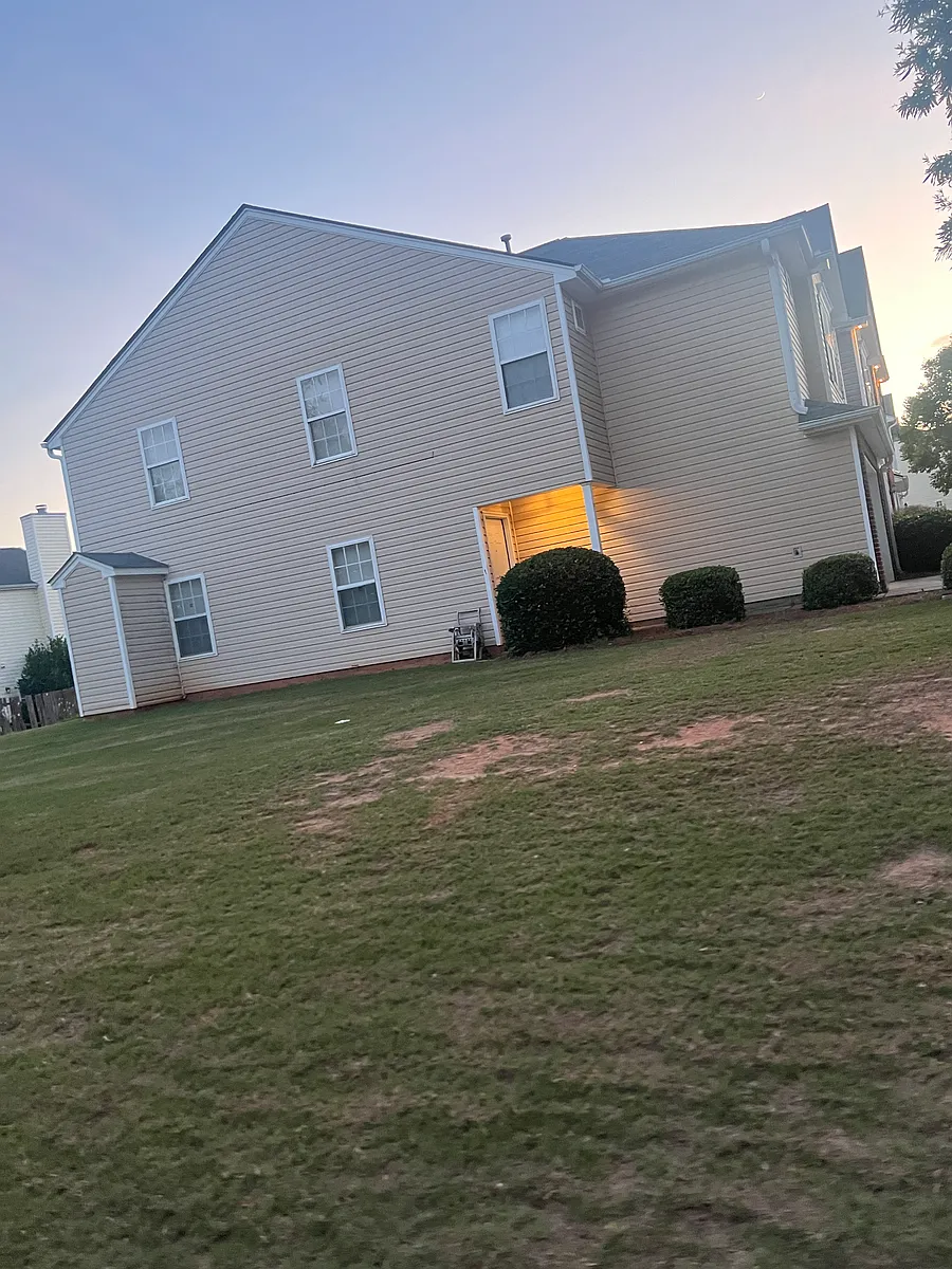 Building Photo - 210 Lakebirch Dr