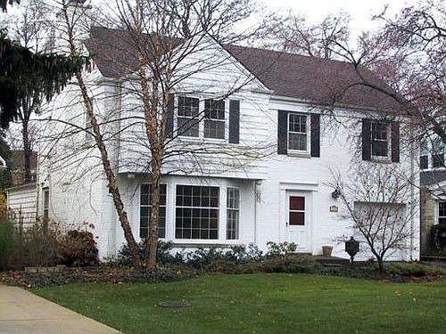 1st image of 340 S Derbyshire Ln