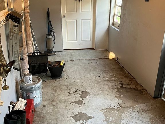 2nd image of 2407 W 3rd St