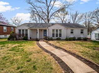 881 Alanson Dr, Saint Louis, MO 63132