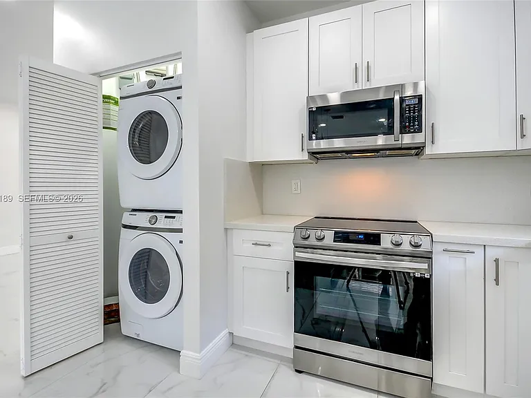 15548 SW 19th Ln — Photo 8
