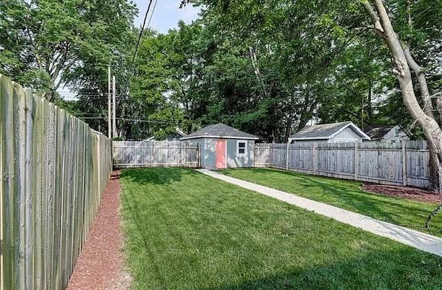 1322 Laurel St — Photo 6