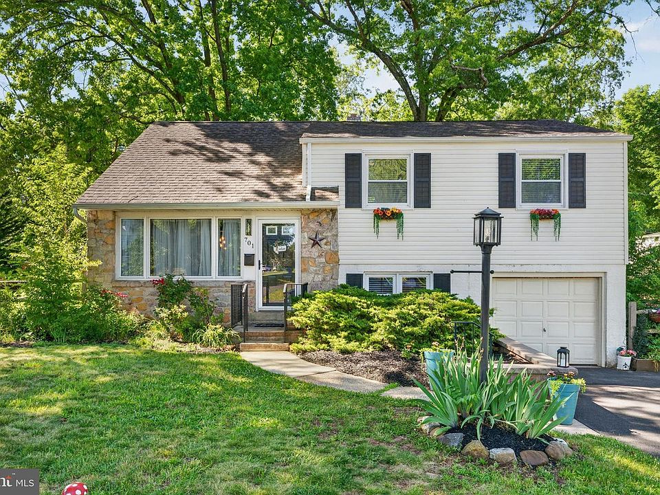 1st image of 701 Abbey Ln