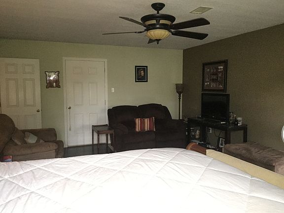 5th image of 10226 Oaklawn Dr