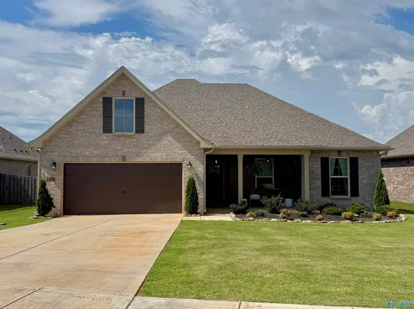 205 Grouser Dr, New Market, AL 35761