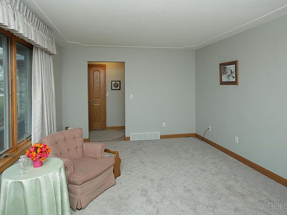 8755 11 mile road-104