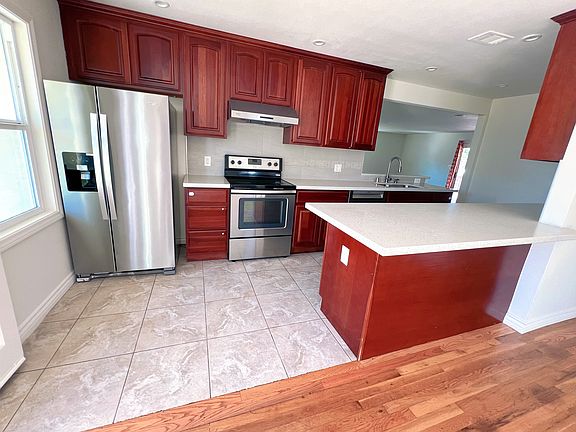 2nd image of 2322 Amethyst Dr