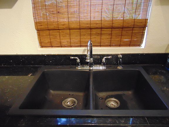 4th image of 5915 N Kenneth Ave