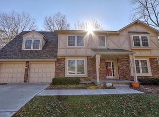 919 Saint Andrews Dr, Kansas City, MO 64145