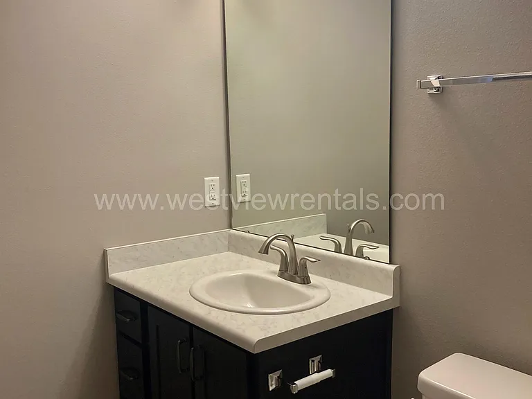 203 E Laurel St — Photo 205